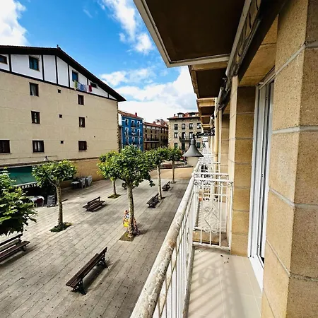 Apartment En Pleno Centro Con Parking Incluido Atuaire Zarautz